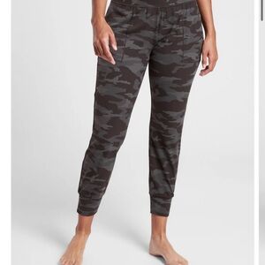 Athleta Gray Camo Joggers